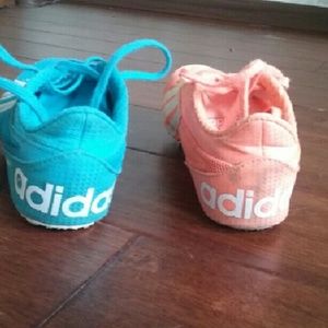 Addis track spikes blue/orange