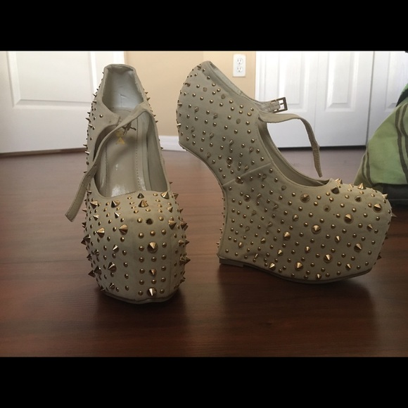 Super cute and unique platforms ! - Picture 1 of 4