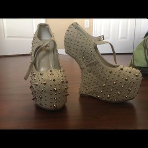 Super cute and unique platforms !