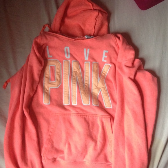 Vs medium sweatshirt with hood.