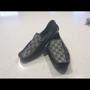 Gucci Black Leather loafers