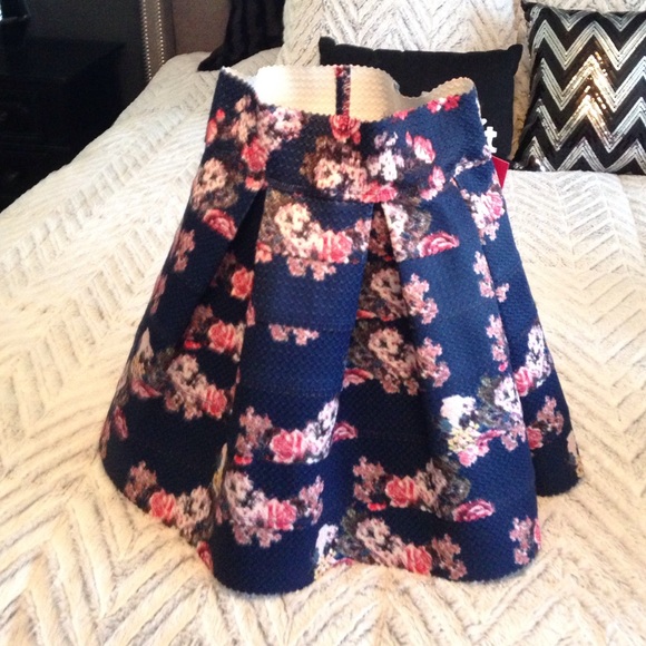 Brand new cupcake skirt - Picture 4 of 4