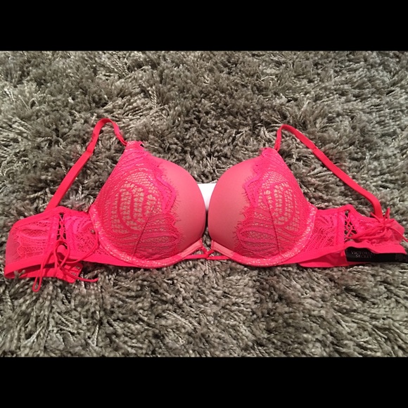 Victoria's  secret bombshell bra 32A