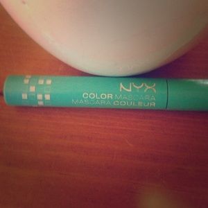 NYX Colored Mascara in CM06 Mint Julep