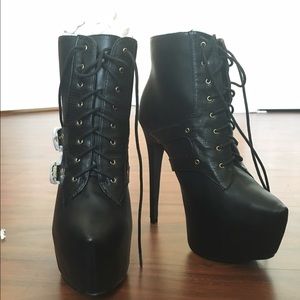 Black platforms