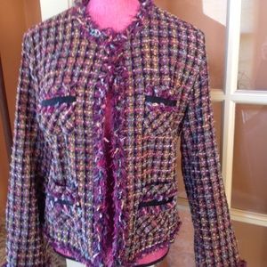 EUC. Year around wear woven jacket in 100% cotton