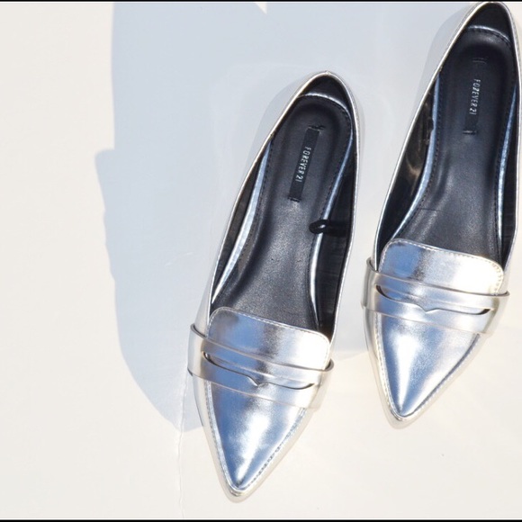 FOREVER 21 POINTY LOAFERS💥