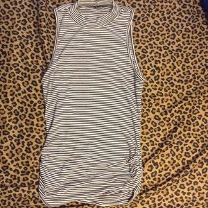 🎹Blk and White mock turtle neck 🎹