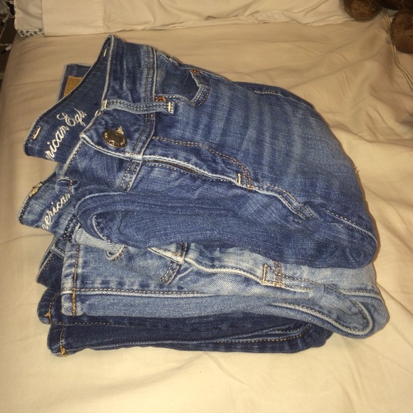 3 pairs of american eagle jeans