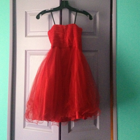 Red homecoming/prom strapless dress - Picture 2 of 4