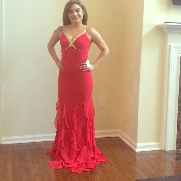 Fiery red sparkle dress😍😍 - Picture 1 of 4