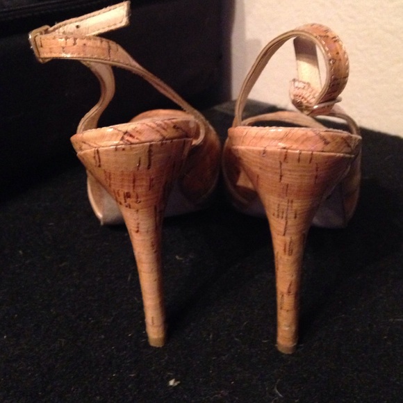 A.B.S by Allen Schwartz Cork Heels - Picture 3 of 4