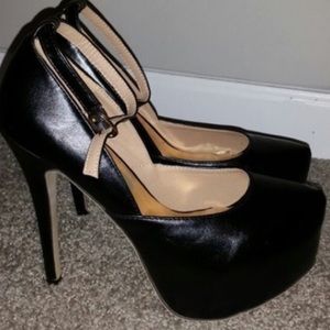 Black heels with ankle strap 7 1/2
