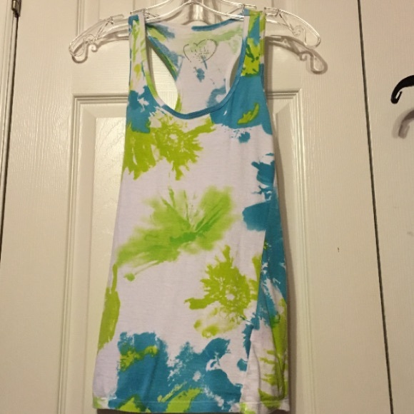 Rue 21 tank