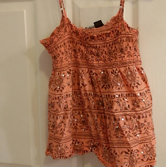 Top - Picture 2 of 2