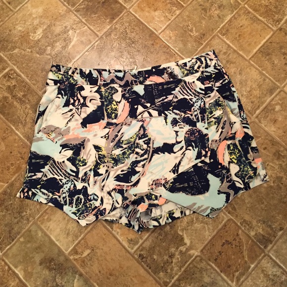 Super cute skort!! Perfect for spring