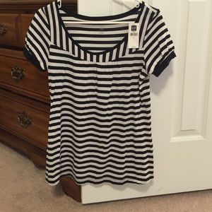 🎉NWT🎉. GAP. navy & white stripe boat neck tee.