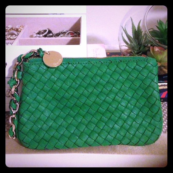 Green clutch