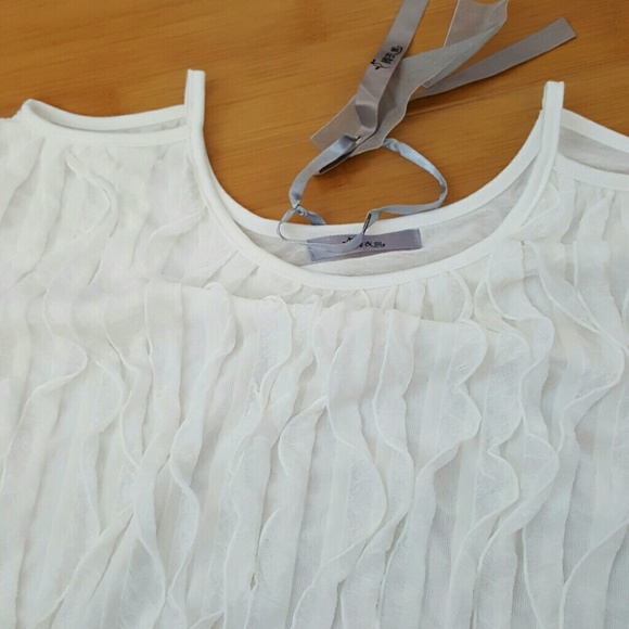 Brand new ruffle top in white - Picture 2 of 3