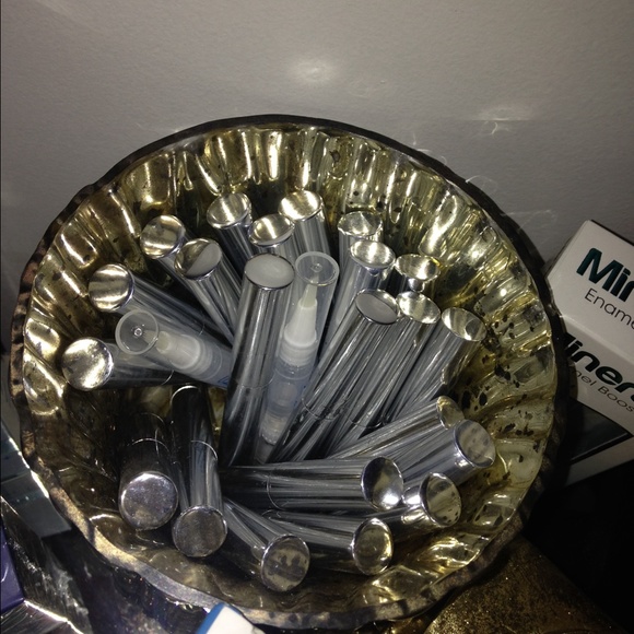 Teeth whitening pen - Picture 1 of 2
