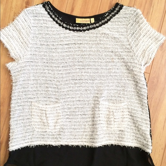 Knit high low top.