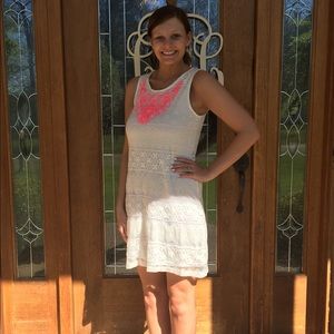 Super cute lace dress with neon pink!