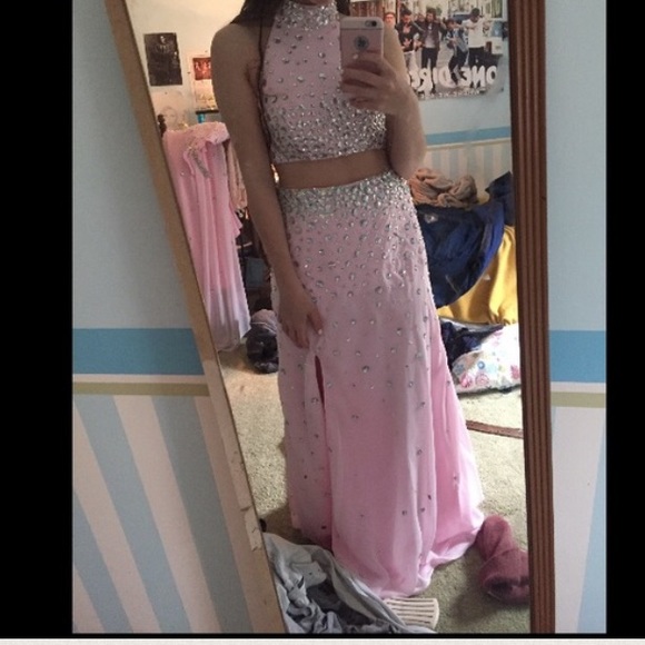 Two piece prom dress ••• never worn•••