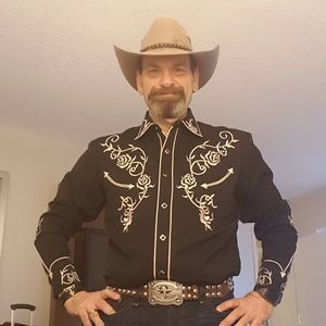 Meet your Posher, Shai