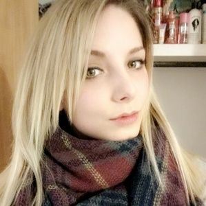 Meet your Posher, Cecily