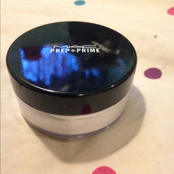 MAC prep+prime transparent finishing powder