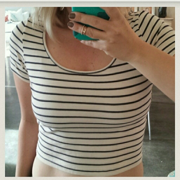 SOLD❤❤❤NWOT Striped Crop Top - Picture 1 of 2