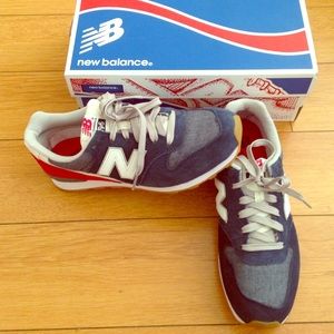 New Balance 696