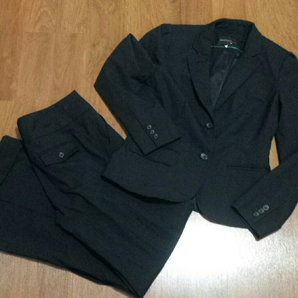Banana Republic Jackets & Blazers - Banana  Republic 2 piece work suit