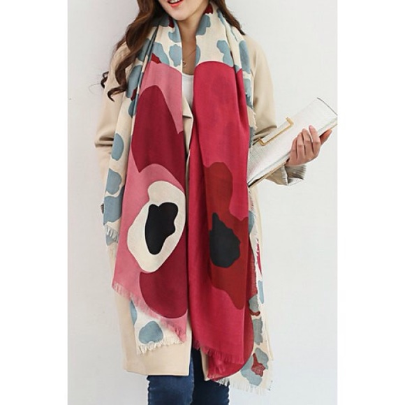 Accessories - Graphic Floral Scarf
🌟 LAST ONE 🌟