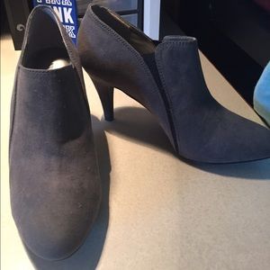 Nine West Stiletto Heal Booties