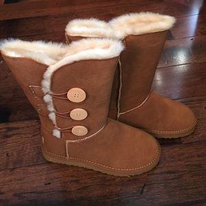 Warm fuzzy winter boots