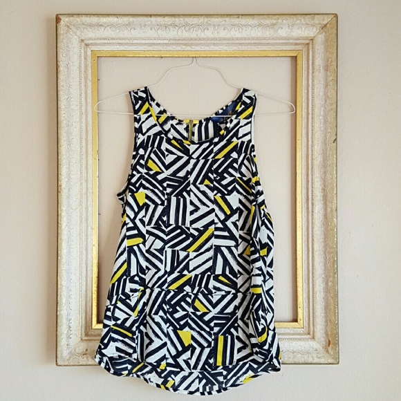 Sleeveless patterned top