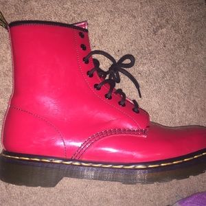 only been worn twice , very new