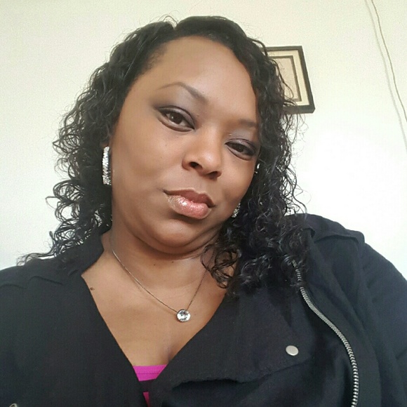 Meet your Posher, Tracey - Picture 1 of 1