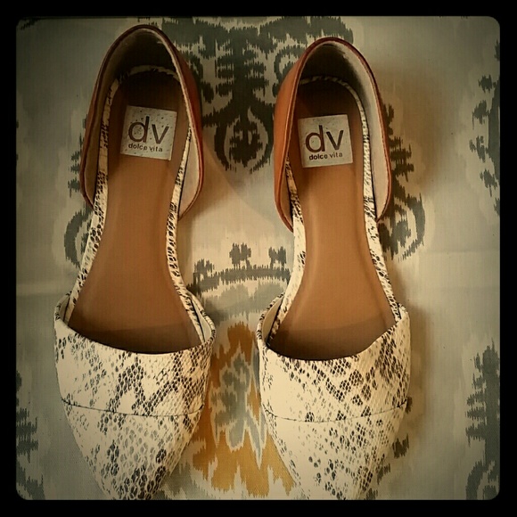 Dolce Vita Flats