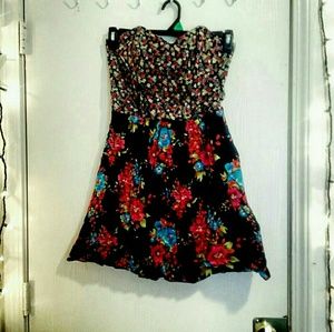 -SALE- Xhilaration Strapless Floral Dress