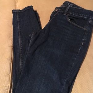 The limited dark denim 917 skinny leg
