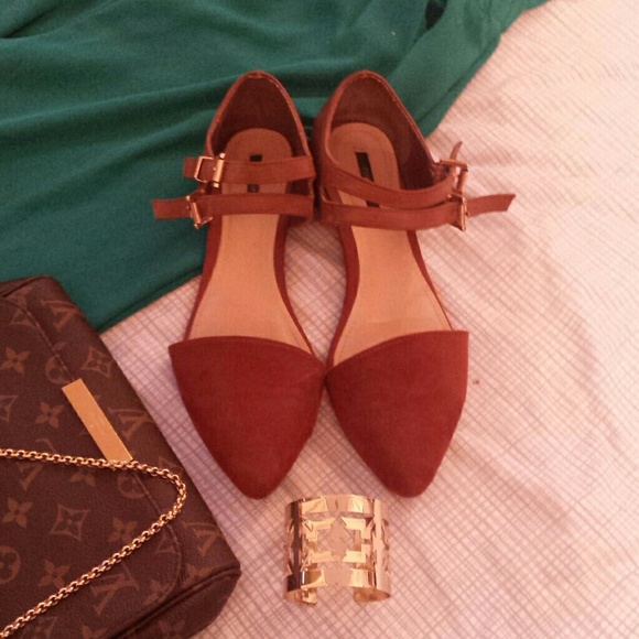 Forever 21 Shoes - Tan pointy strap sandals size 7.5/8