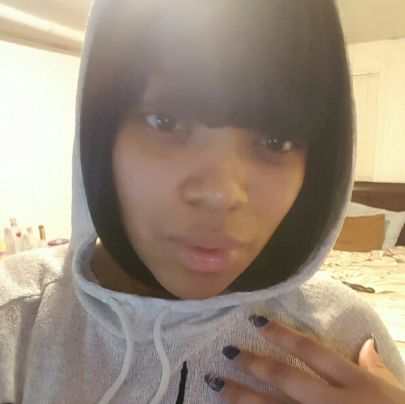 Meet your Posher, Elizabeth