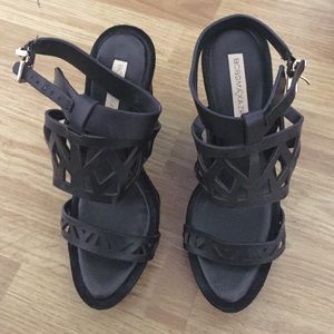 BCBFMAXAZRIA BLACK LASER CUT HEELS WEDGES