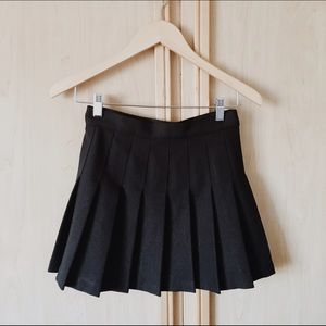 American Apparel Tennis Skirt in Black