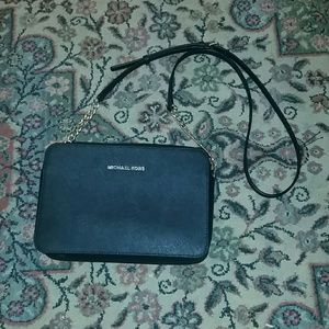 Michael Kors jet set crossbody bag