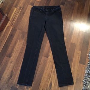 Size 8R The Limited 917 black skinny jeans