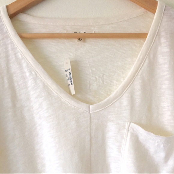White V-neck Shirt Batwing - Picture 4 of 4