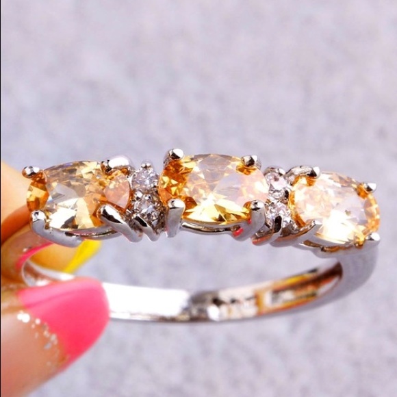 Morganite and White Topaz Ring💎